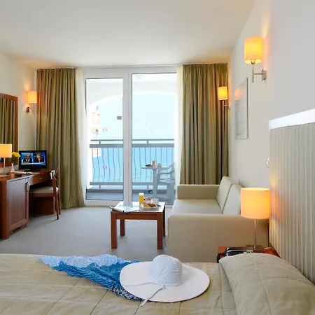 Sol Luna Bay 4*