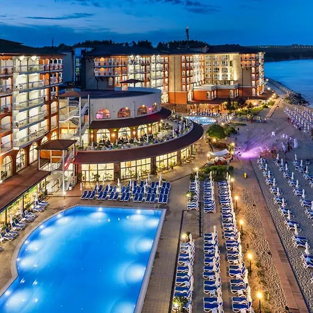 Sol Luna Bay Resort